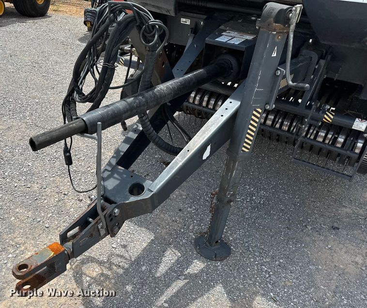 image for item NQ9557 2015 Kubota  BV4180 round baler