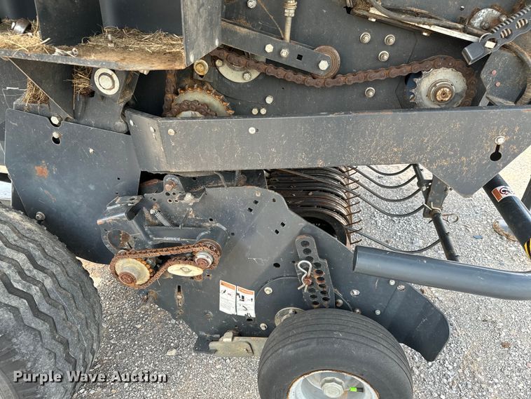 image for item NQ9557 2015 Kubota  BV4180 round baler