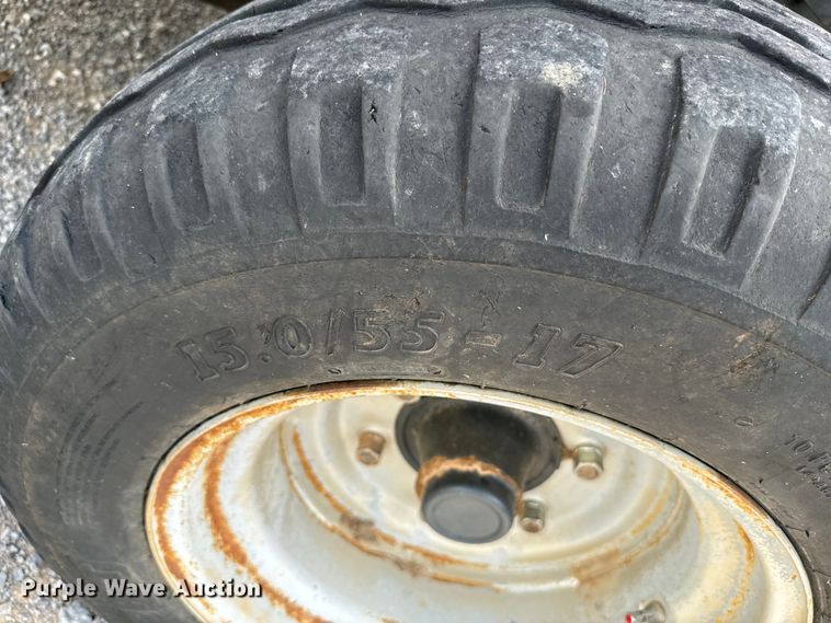 image for item NQ9557 2015 Kubota  BV4180 round baler