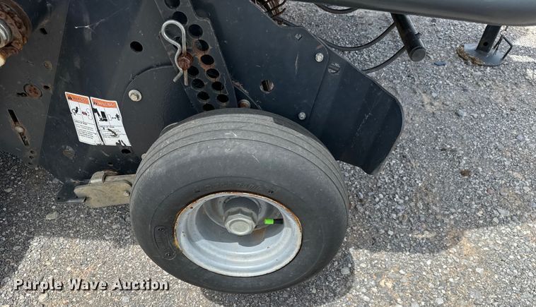 image for item NQ9557 2015 Kubota  BV4180 round baler