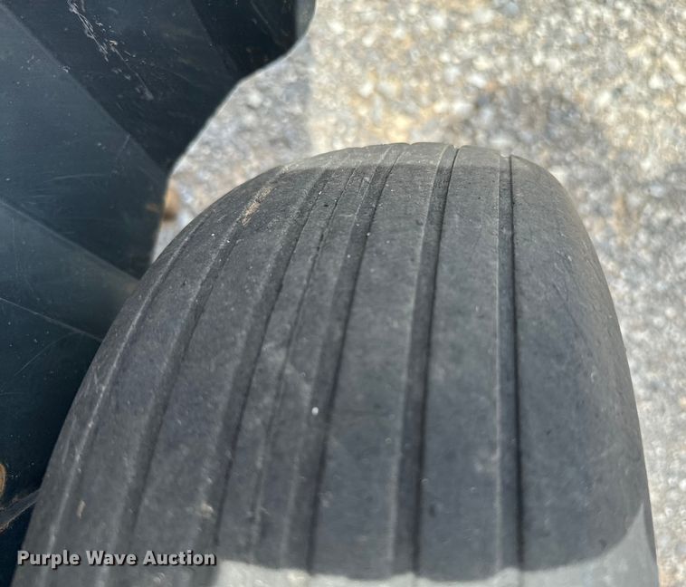 image for item NQ9557 2015 Kubota  BV4180 round baler