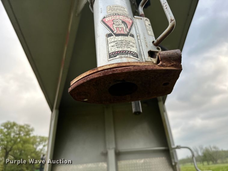 image for item NR9765 2012 Delta  livestock trailer