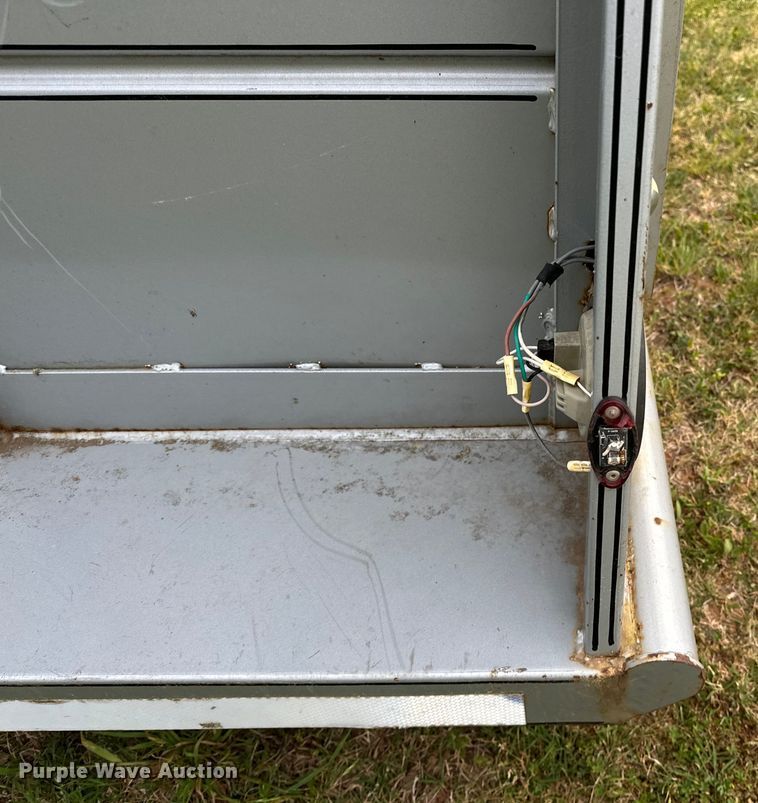 image for item NR9765 2012 Delta  livestock trailer