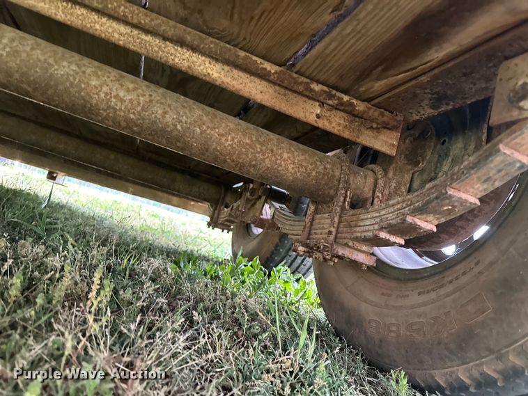 image for item NR9765 2012 Delta  livestock trailer