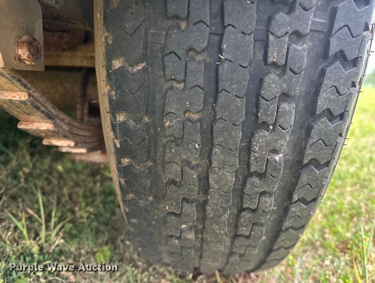 image for item NR9765 2012 Delta  livestock trailer