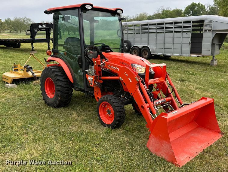 image for item NR9767 2020 Kubota  LX2610HSD MFWD tractor