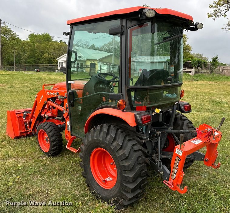 image for item NR9767 2020 Kubota  LX2610HSD MFWD tractor