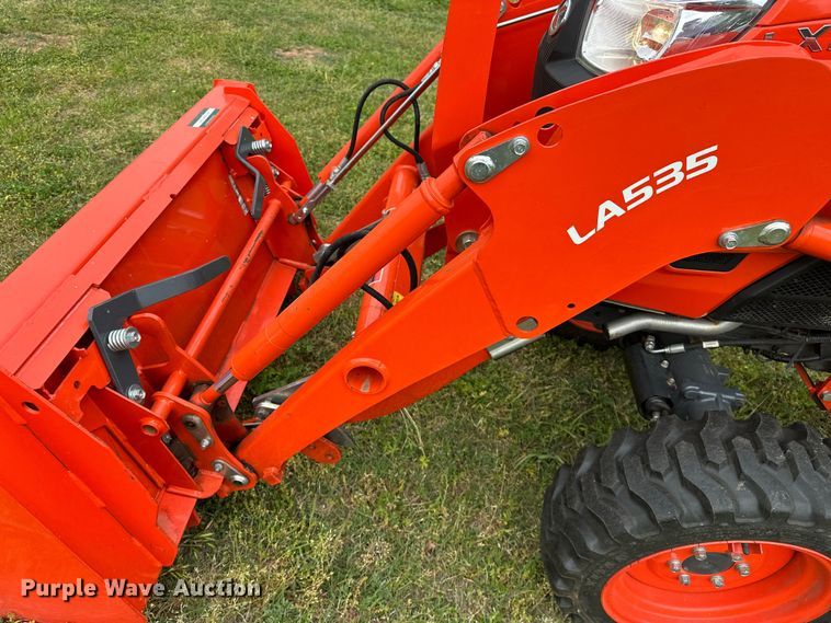 image for item NR9767 2020 Kubota  LX2610HSD MFWD tractor