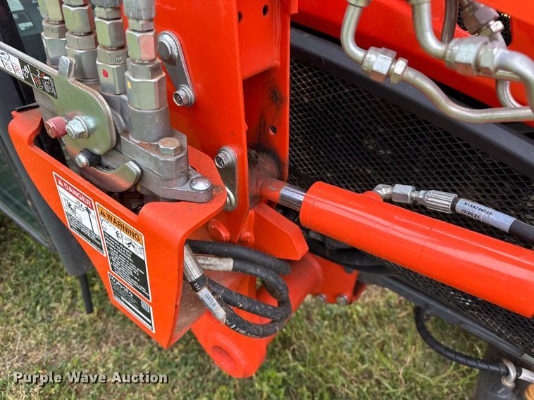 image for item NR9767 2020 Kubota  LX2610HSD MFWD tractor