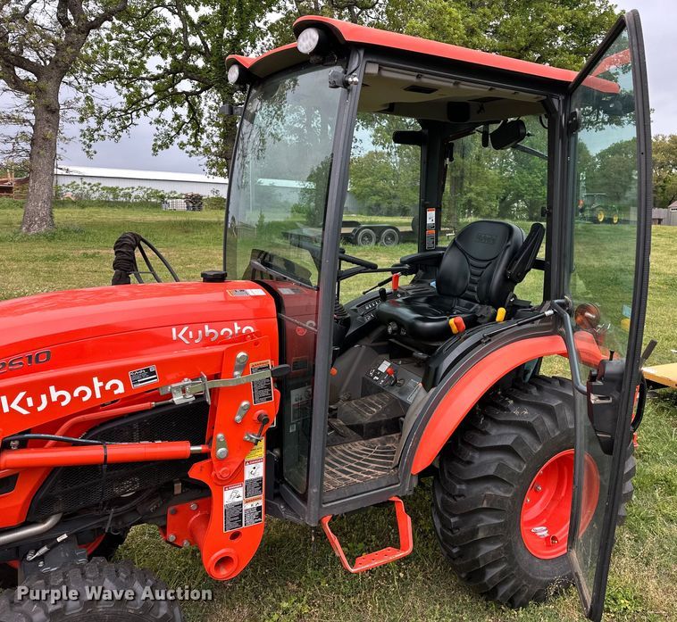 image for item NR9767 2020 Kubota  LX2610HSD MFWD tractor