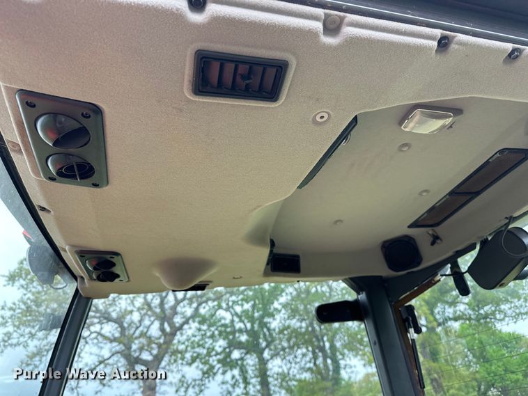 image for item NR9767 2020 Kubota  LX2610HSD MFWD tractor