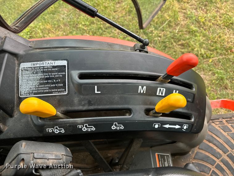 image for item NR9767 2020 Kubota  LX2610HSD MFWD tractor