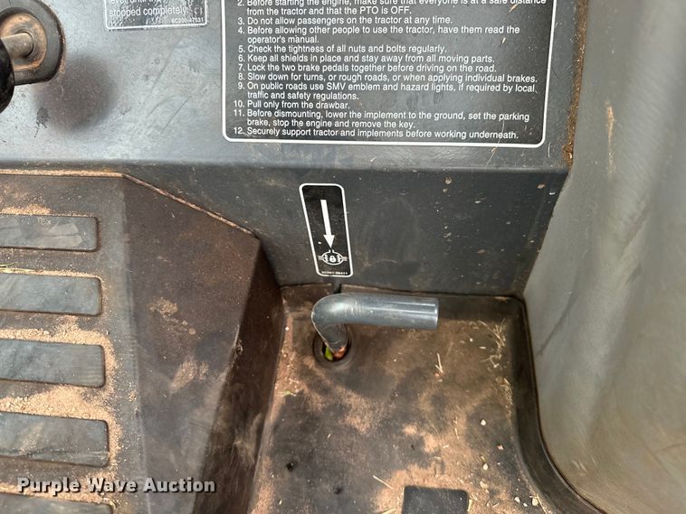 image for item NR9767 2020 Kubota  LX2610HSD MFWD tractor