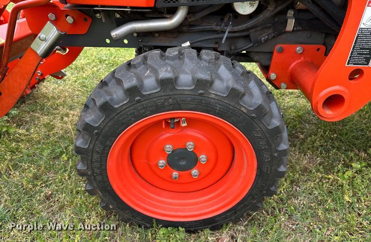 image for item NR9767 2020 Kubota  LX2610HSD MFWD tractor