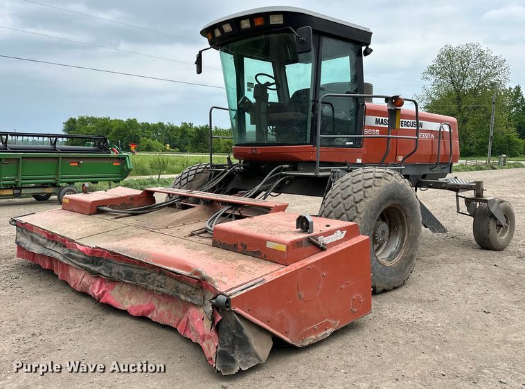 image for item NR9772 2009 Massey Ferguson  9635 swather / windrower