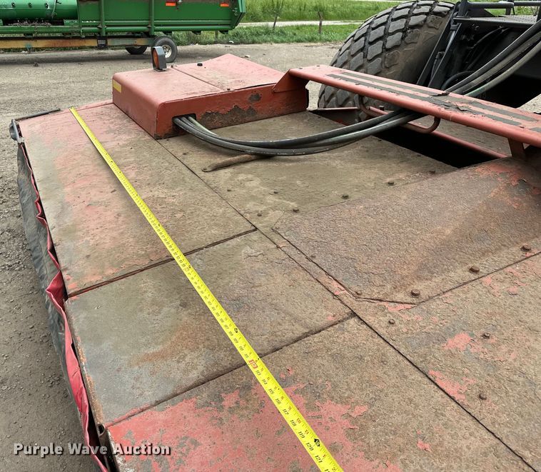 image for item NR9772 2009 Massey Ferguson  9635 swather / windrower