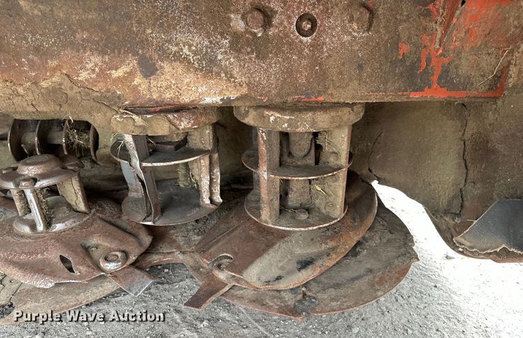 image for item NR9772 2009 Massey Ferguson  9635 swather / windrower