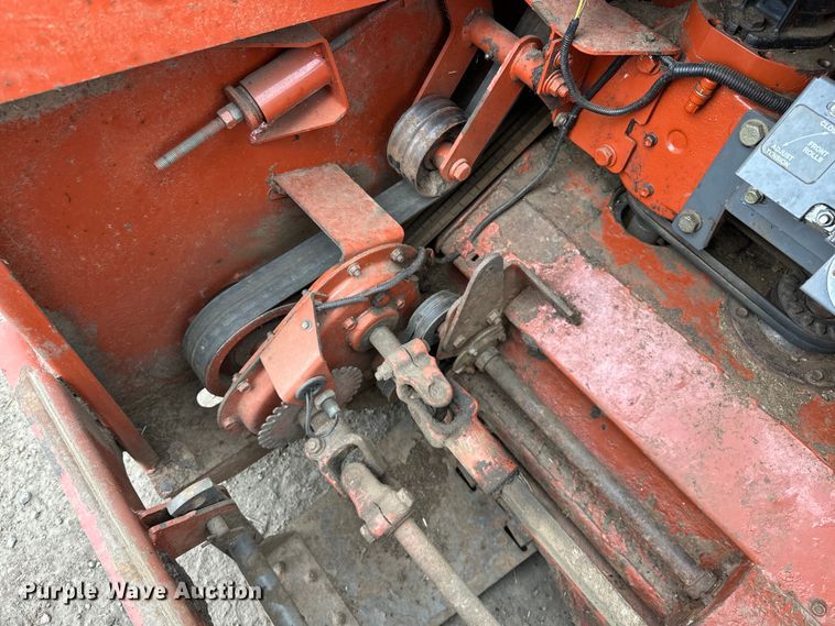 image for item NR9772 2009 Massey Ferguson  9635 swather / windrower