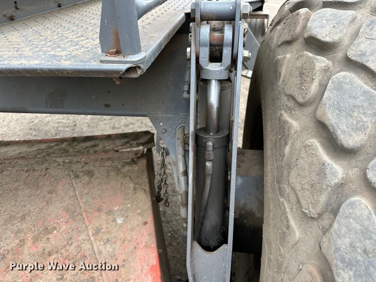 image for item NR9772 2009 Massey Ferguson  9635 swather / windrower