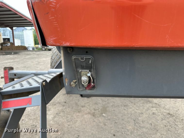 image for item NR9772 2009 Massey Ferguson  9635 swather / windrower