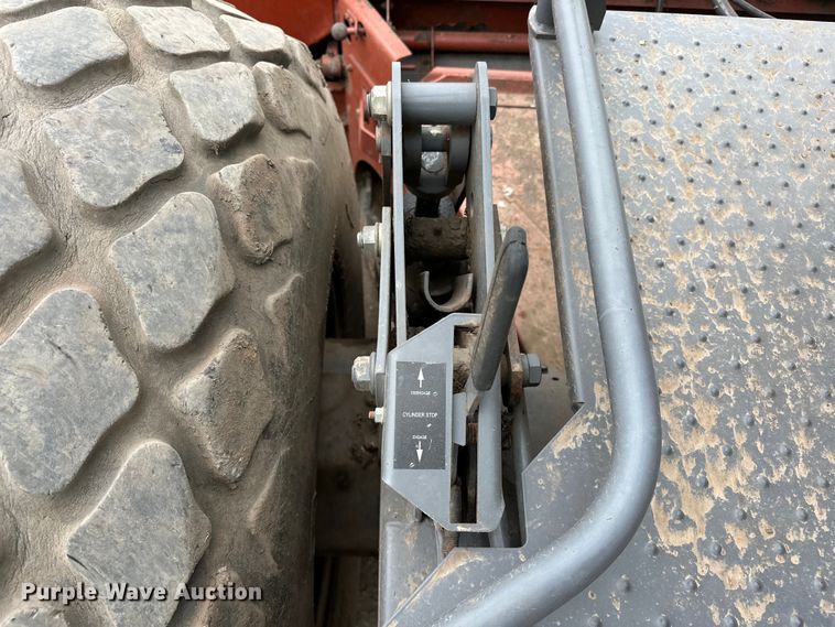 image for item NR9772 2009 Massey Ferguson  9635 swather / windrower