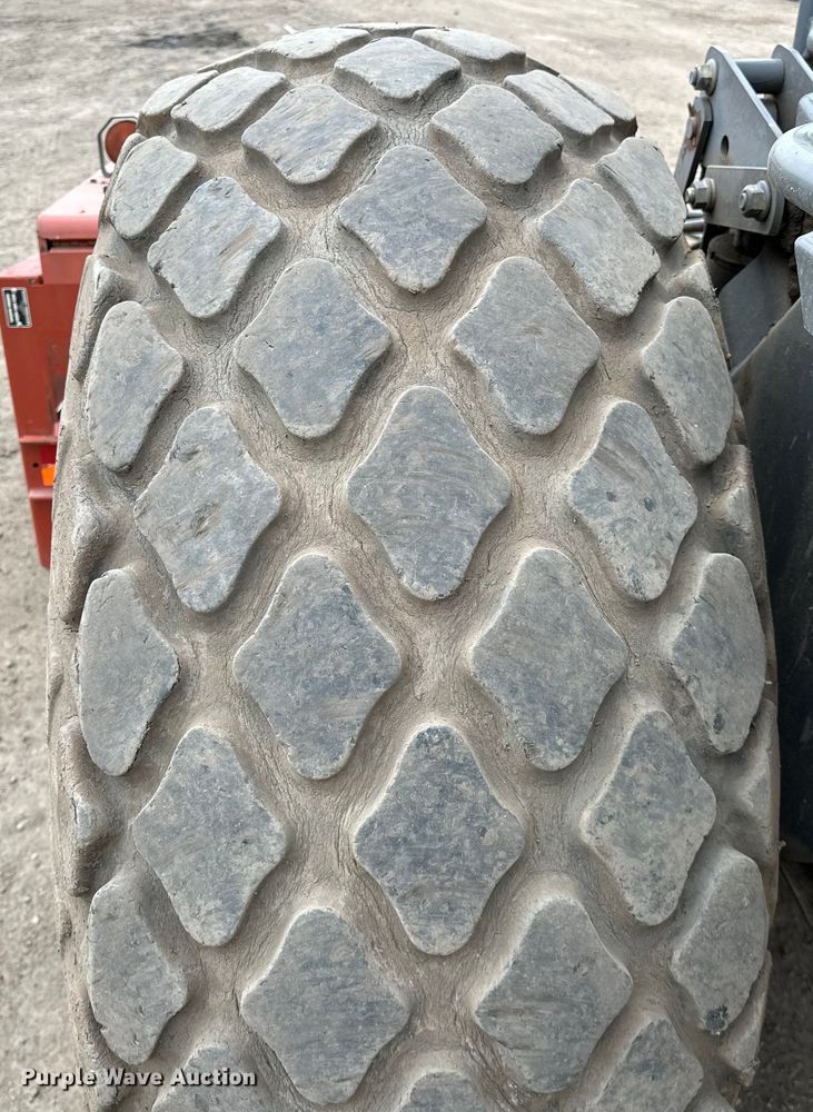 image for item NR9772 2009 Massey Ferguson  9635 swather / windrower