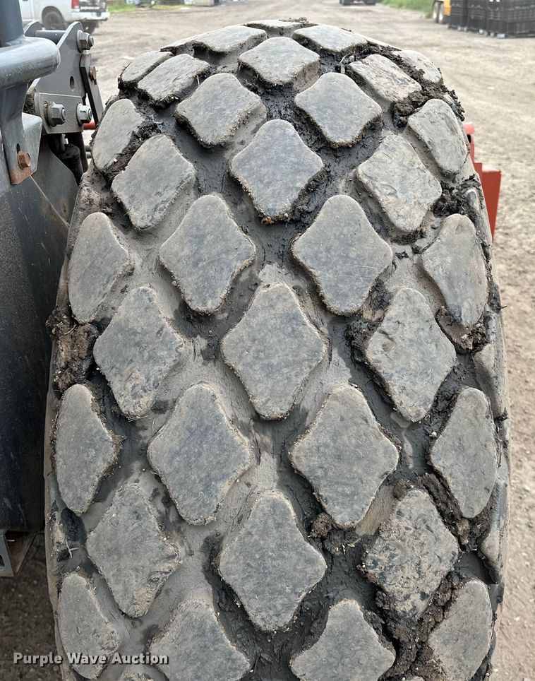 image for item NR9772 2009 Massey Ferguson  9635 swather / windrower