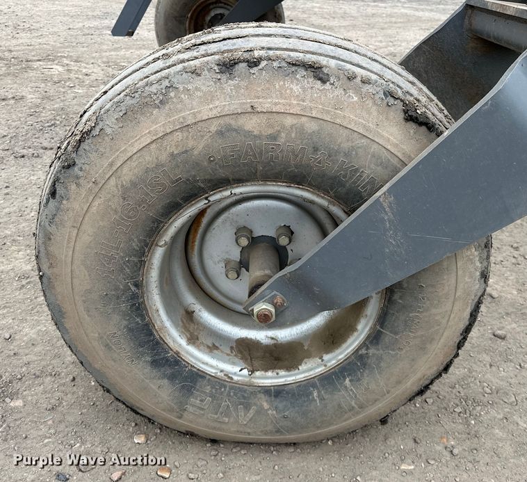 image for item NR9772 2009 Massey Ferguson  9635 swather / windrower