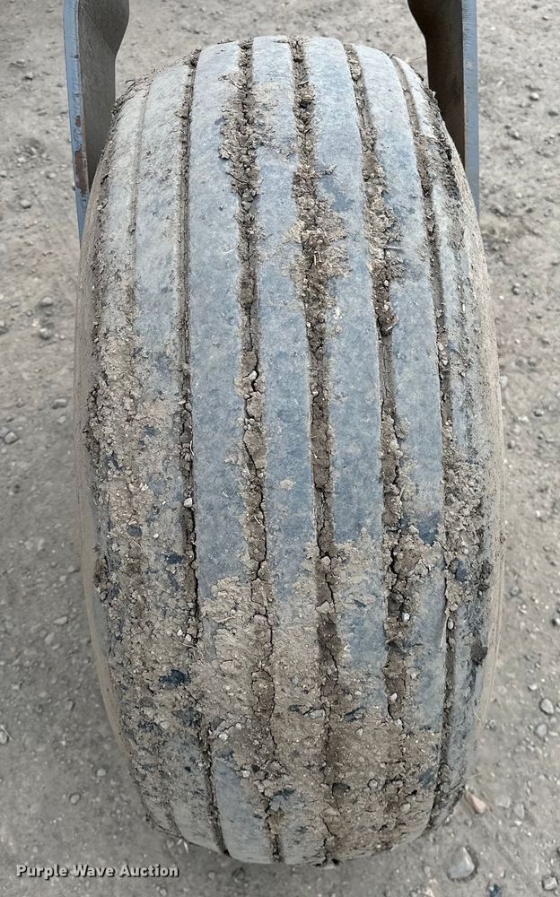 image for item NR9772 2009 Massey Ferguson  9635 swather / windrower