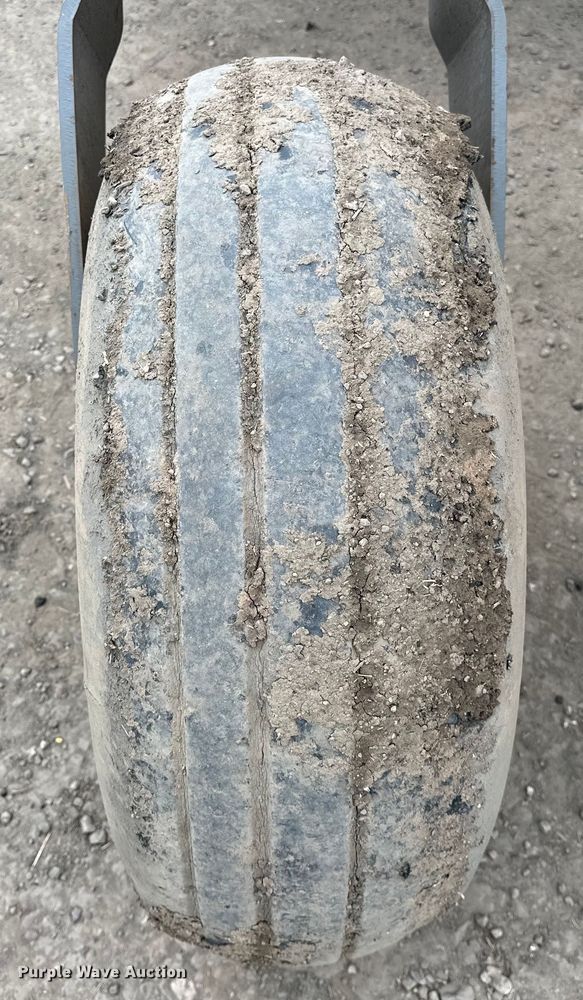 image for item NR9772 2009 Massey Ferguson  9635 swather / windrower