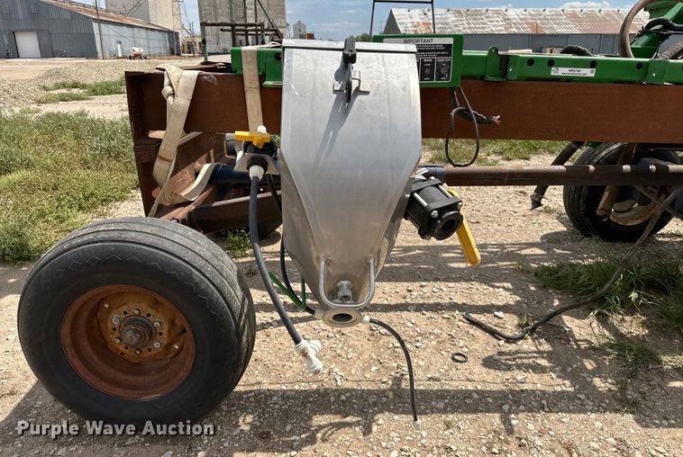 image for item NR9798 John Deere 4940 sprayer boom assembly