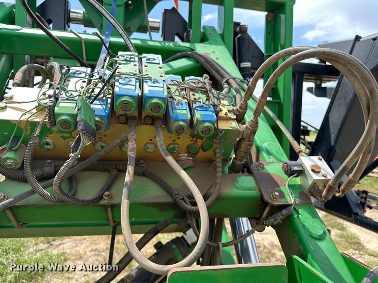 image for item NR9798 John Deere 4940 sprayer boom assembly