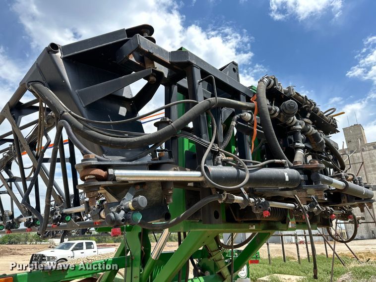 image for item NR9798 John Deere 4940 sprayer boom assembly