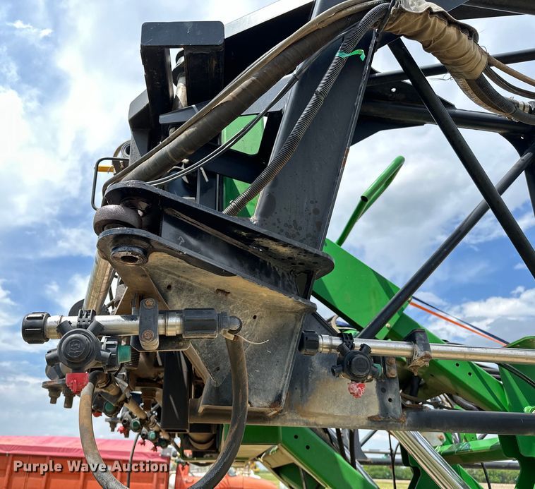 image for item NR9798 John Deere 4940 sprayer boom assembly