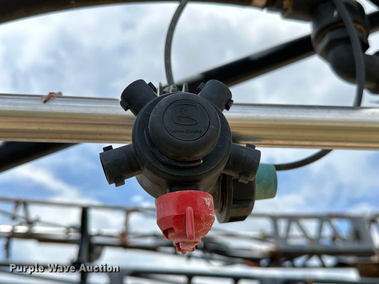 image for item NR9798 John Deere 4940 sprayer boom assembly