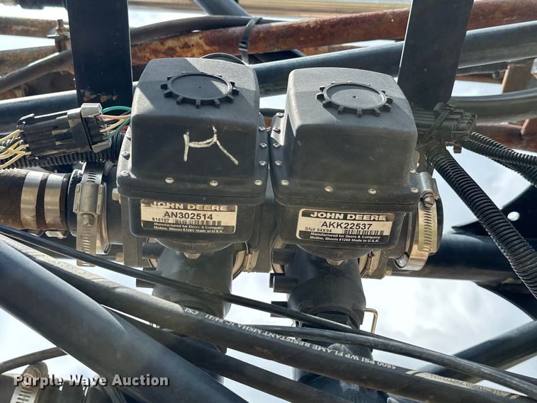 image for item NR9798 John Deere 4940 sprayer boom assembly