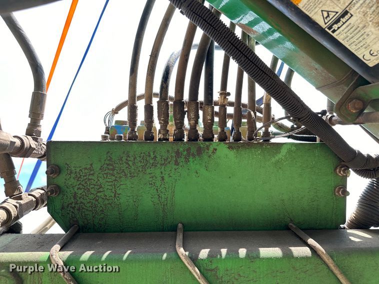 image for item NR9798 John Deere 4940 sprayer boom assembly