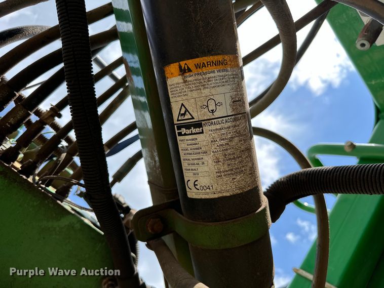 image for item NR9798 John Deere 4940 sprayer boom assembly