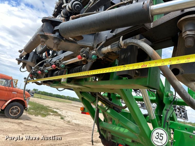 image for item NR9798 John Deere 4940 sprayer boom assembly