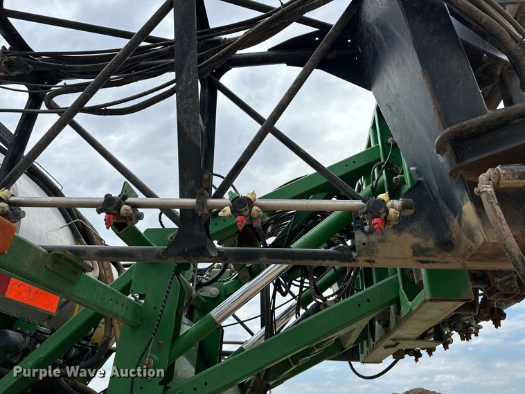 image for item NR9801 2013 John Deere 4940 sprayer