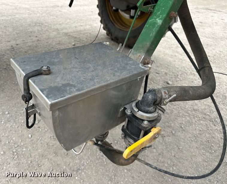 image for item NR9801 2013 John Deere 4940 sprayer