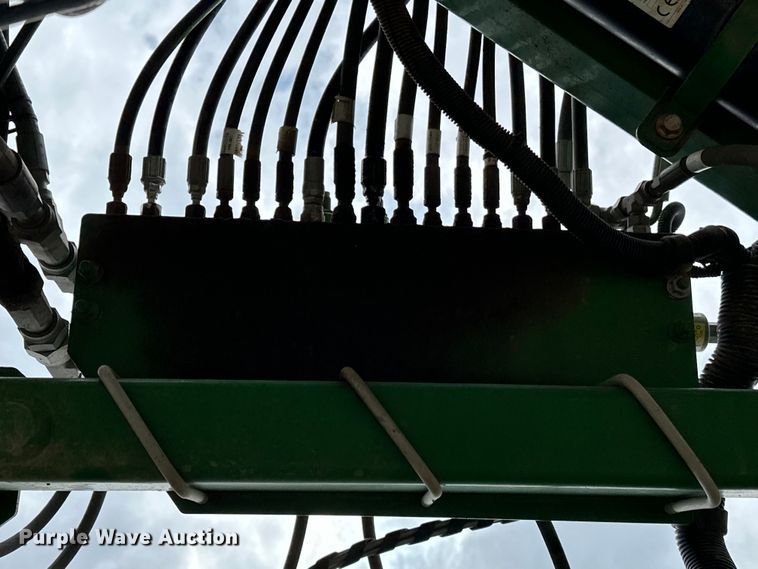 image for item NR9801 2013 John Deere 4940 sprayer