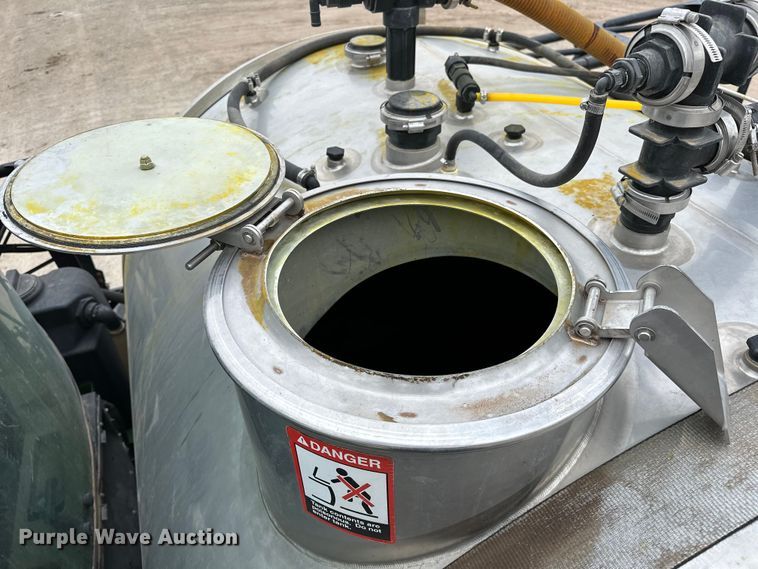 image for item NR9801 2013 John Deere 4940 sprayer