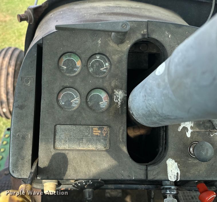 image for item NR9820 1983 John Deere 4450 tractor