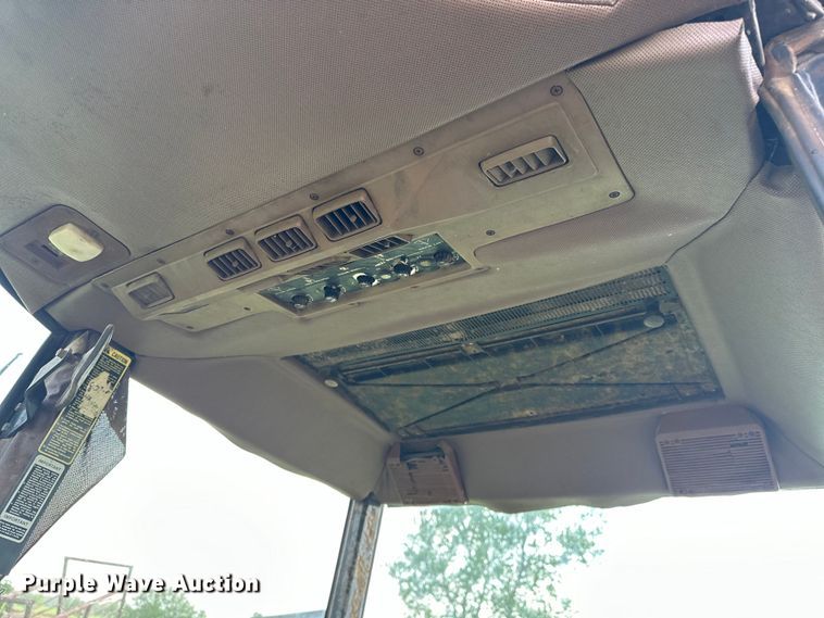 image for item NR9820 1983 John Deere 4450 tractor