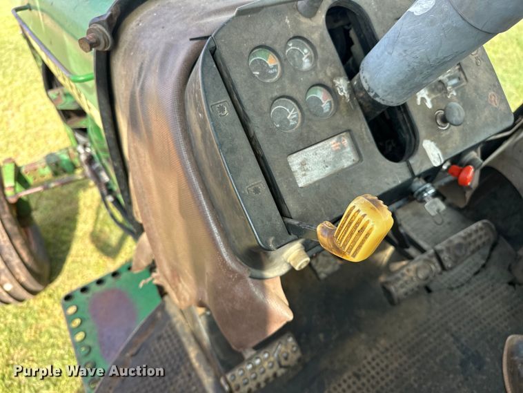 image for item NR9820 1983 John Deere 4450 tractor