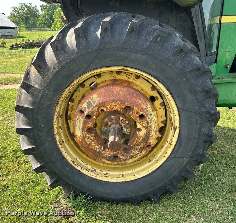 image for item NR9820 1983 John Deere 4450 tractor