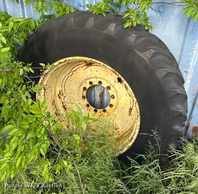 image for item NR9820 1983 John Deere 4450 tractor