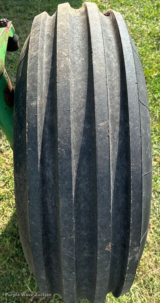 image for item NR9820 1983 John Deere 4450 tractor