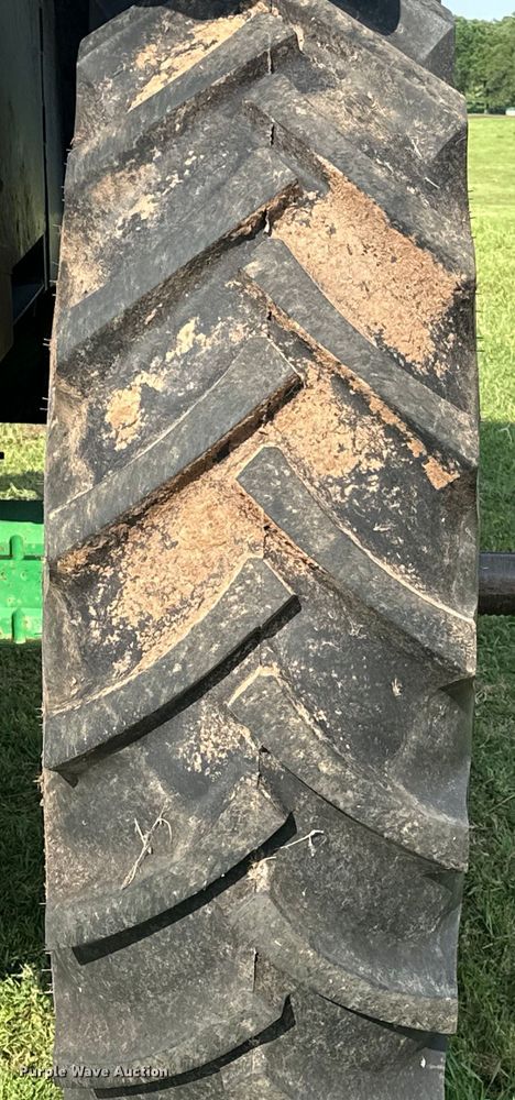 image for item NR9820 1983 John Deere 4450 tractor